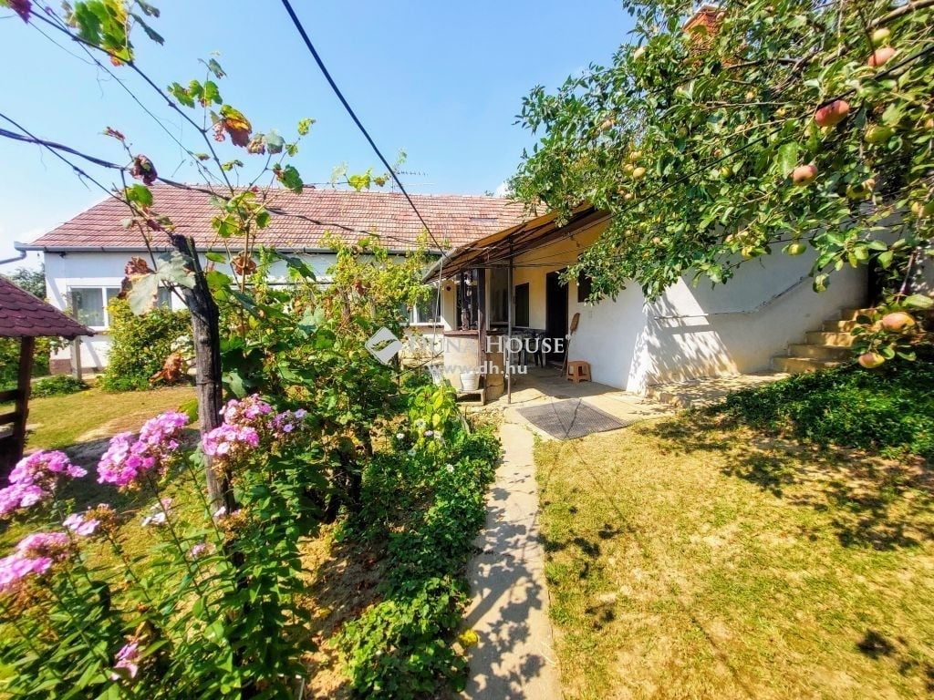 Property image Eladó Lakás Rumanyi utca, Penc