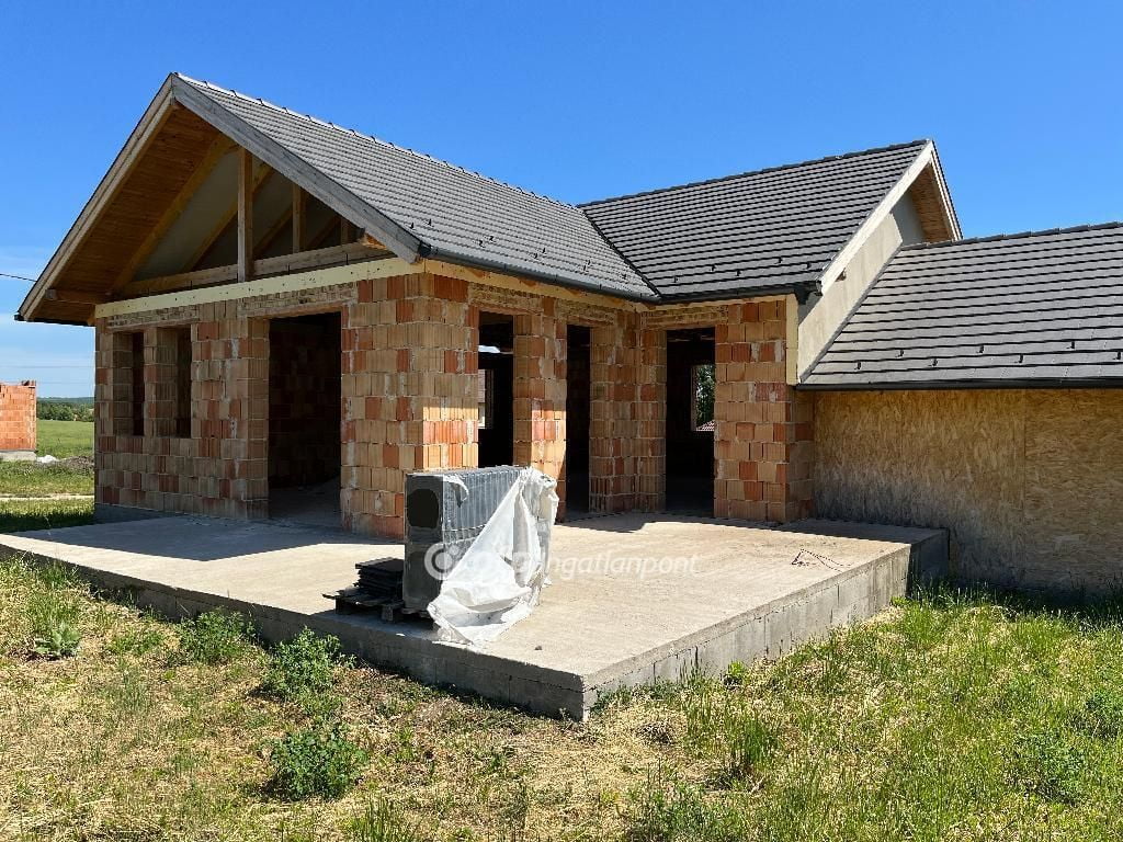 Property image Eladó Ikerház Fejér megye, Tordas