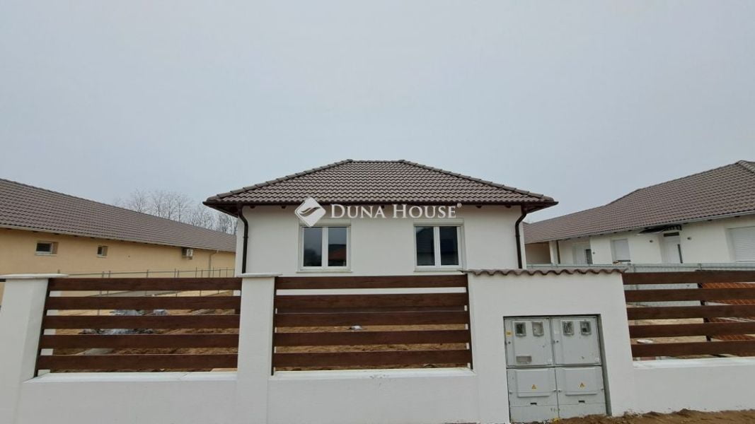 Property image Eladó Ikerház Pest megye, Vasad