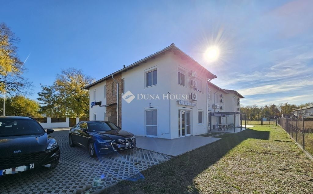 Property image Eladó Ikerház Nemeskéri-Kiss Miklós út, Göd