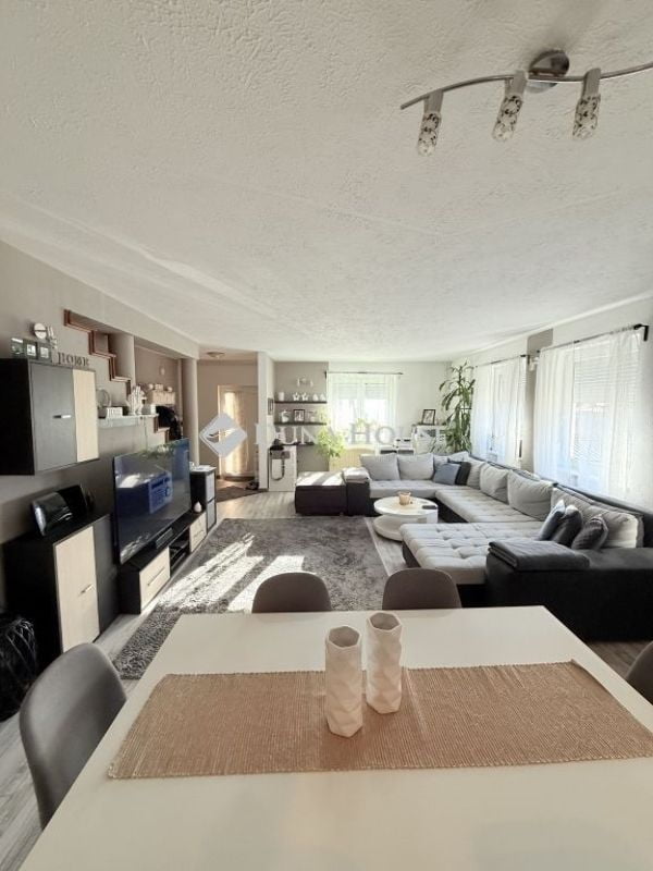 Property image Eladó Ikerház Veszprém megye, Balatonalmádi