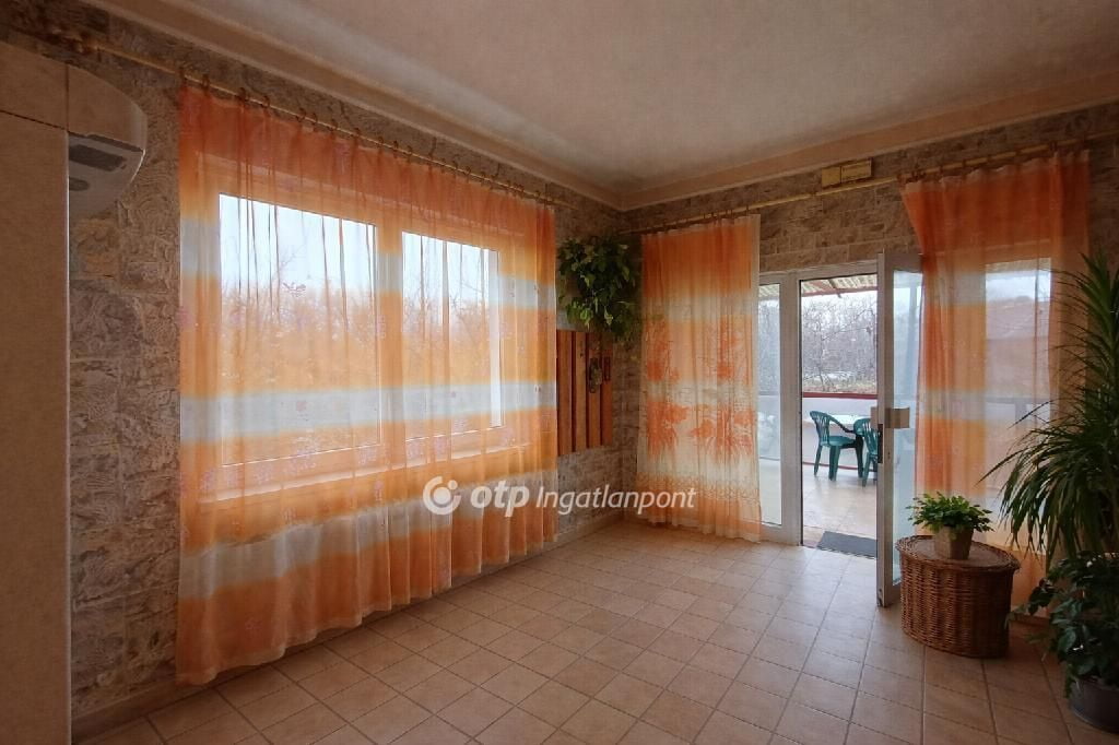 Property image Eladó Családi ház Fejér megye, Pusztaszabolcs