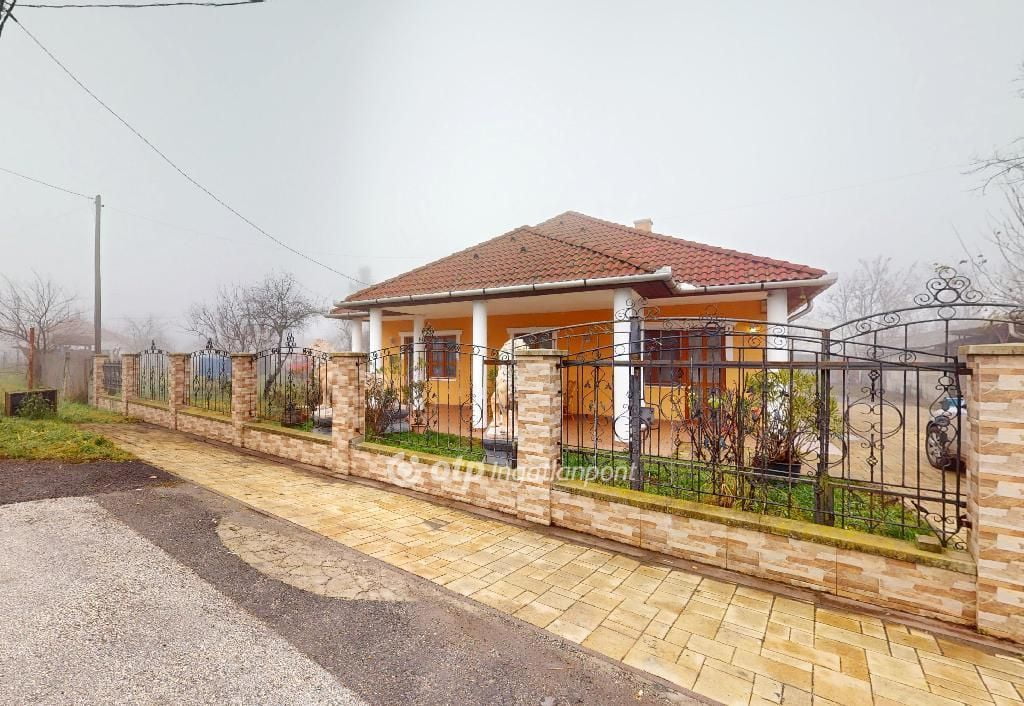 Property image Eladó Családi ház Heves megye, Poroszló