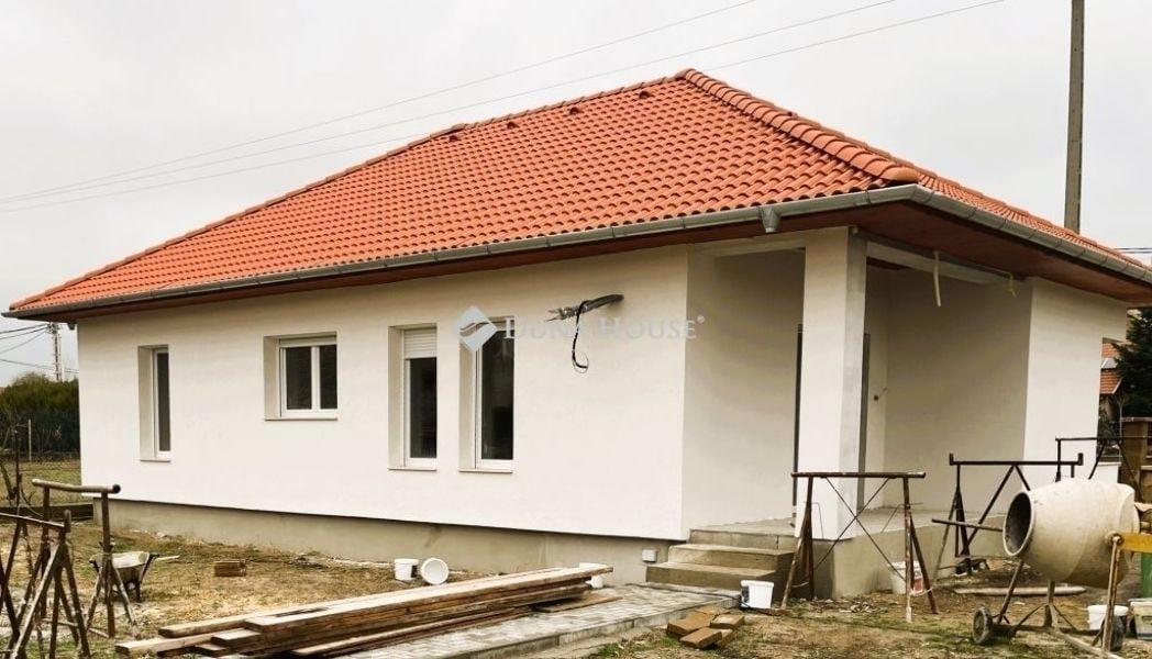 Property image Eladó Családi ház Szőlő utca, Bugyi