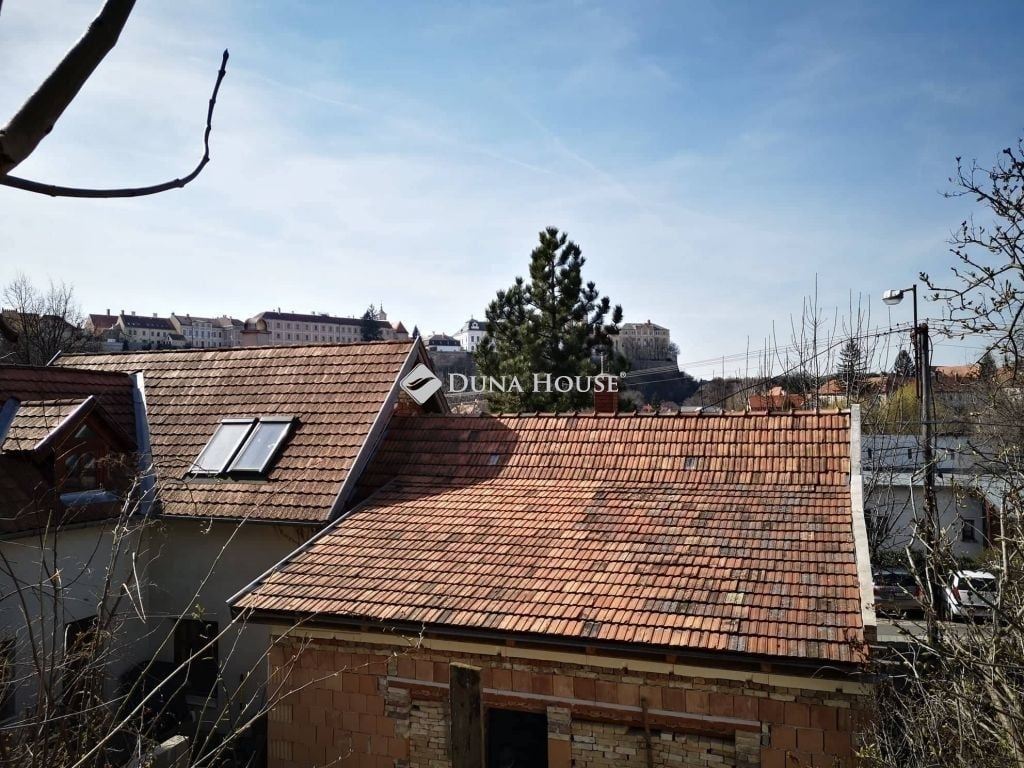 Property image Eladó Ikerház Fenyves utca, Veszprém