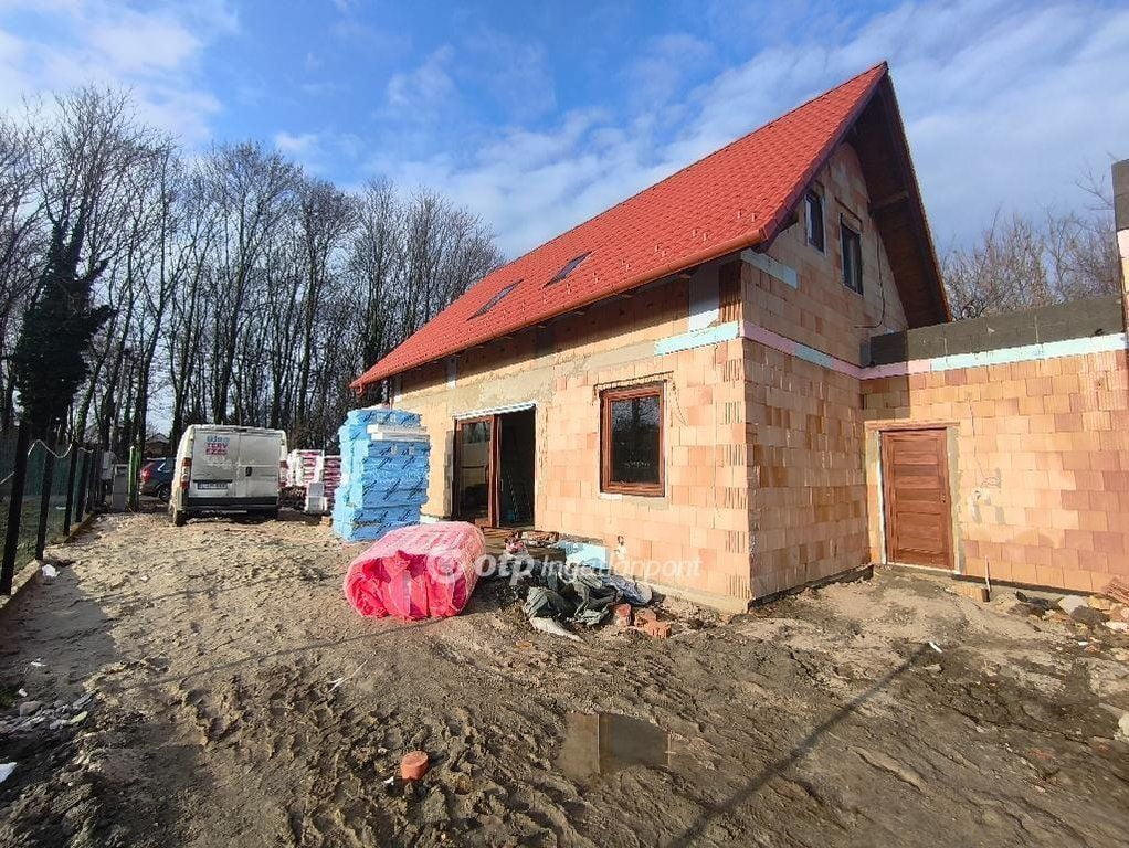 Property image Eladó Ikerház Fejér megye, Gárdony