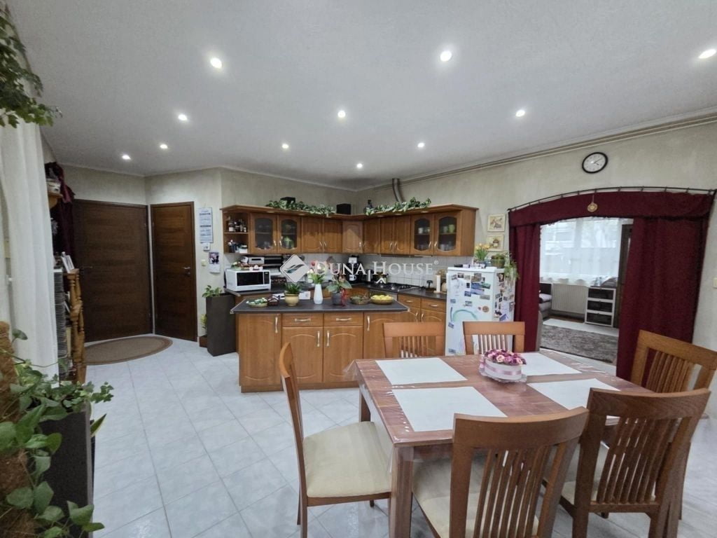 Property image Eladó Családi ház Fenyves köz, Gödöllő