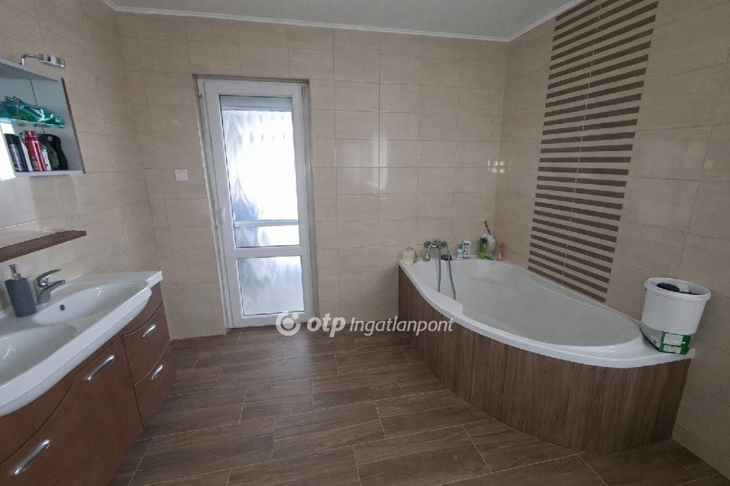 Property image Eladó Családi ház Pest megye, Bugyi