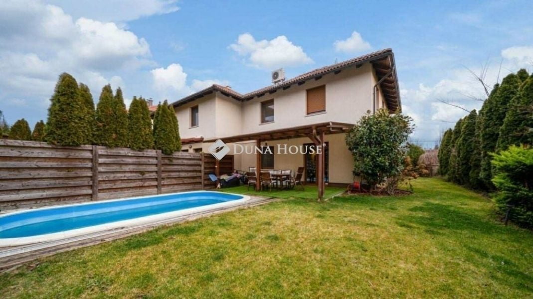 Property image Eladó Ikerház Pest megye, Gödöllő