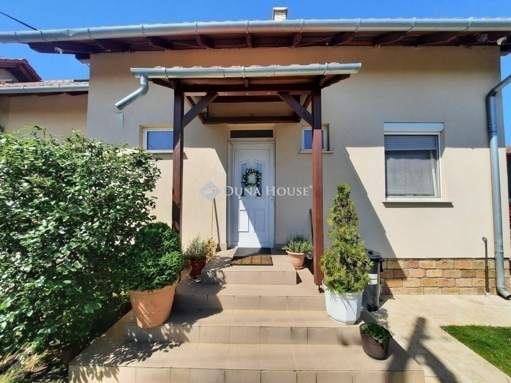 Property image Eladó Ikerház Pest megye, Maglód