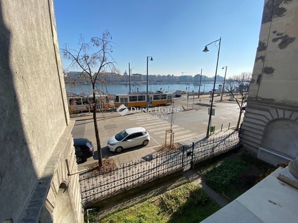 Property image Három hálószobás Lakás Budapest 1. ker. Halász utca