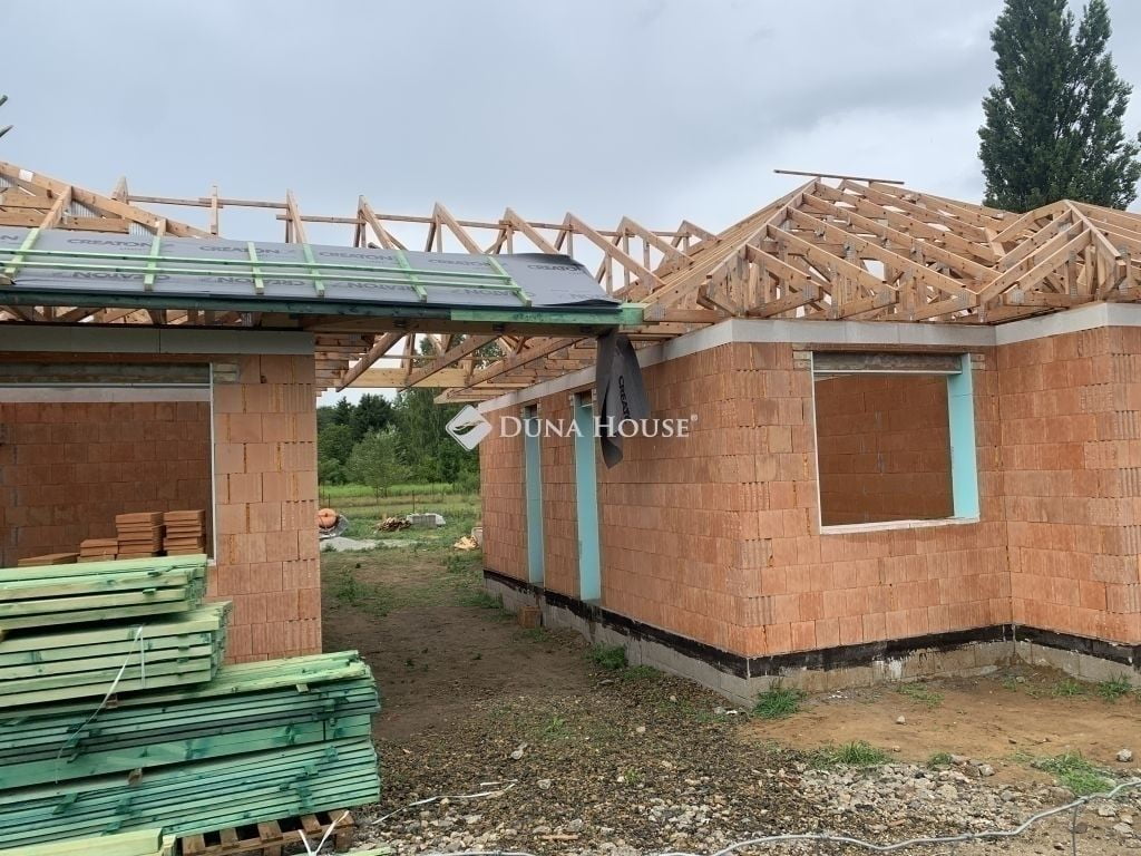 Property image Eladó Ikerház Gólya utca, Erdőkertes