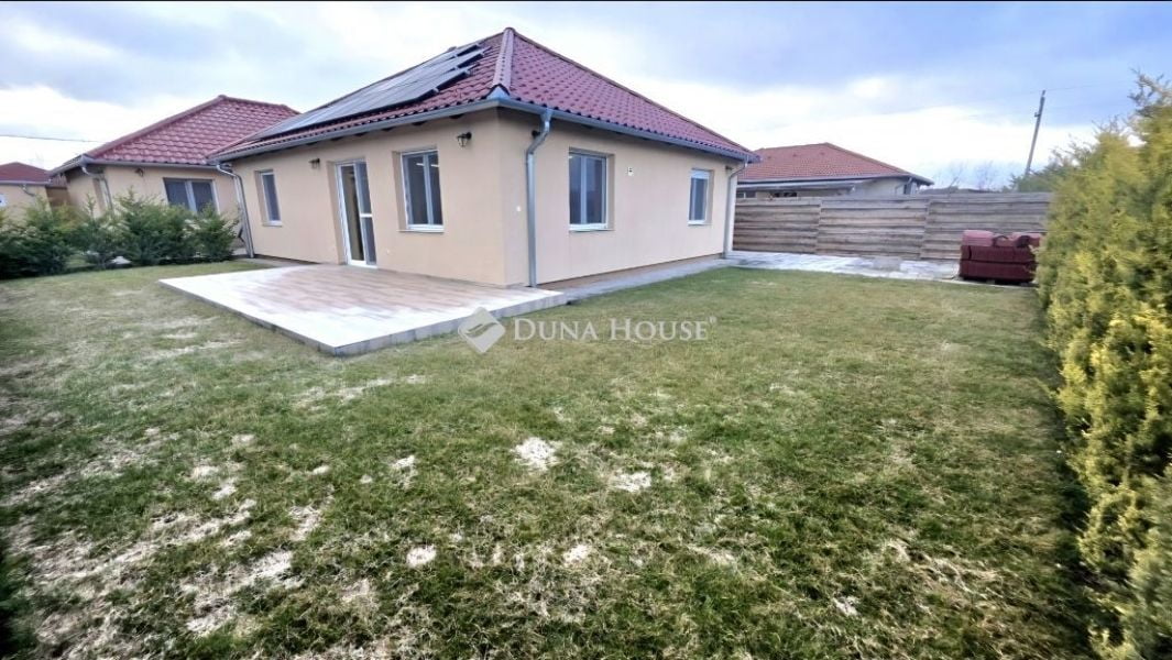 Property image Eladó Ikerház Pest megye, Halásztelek