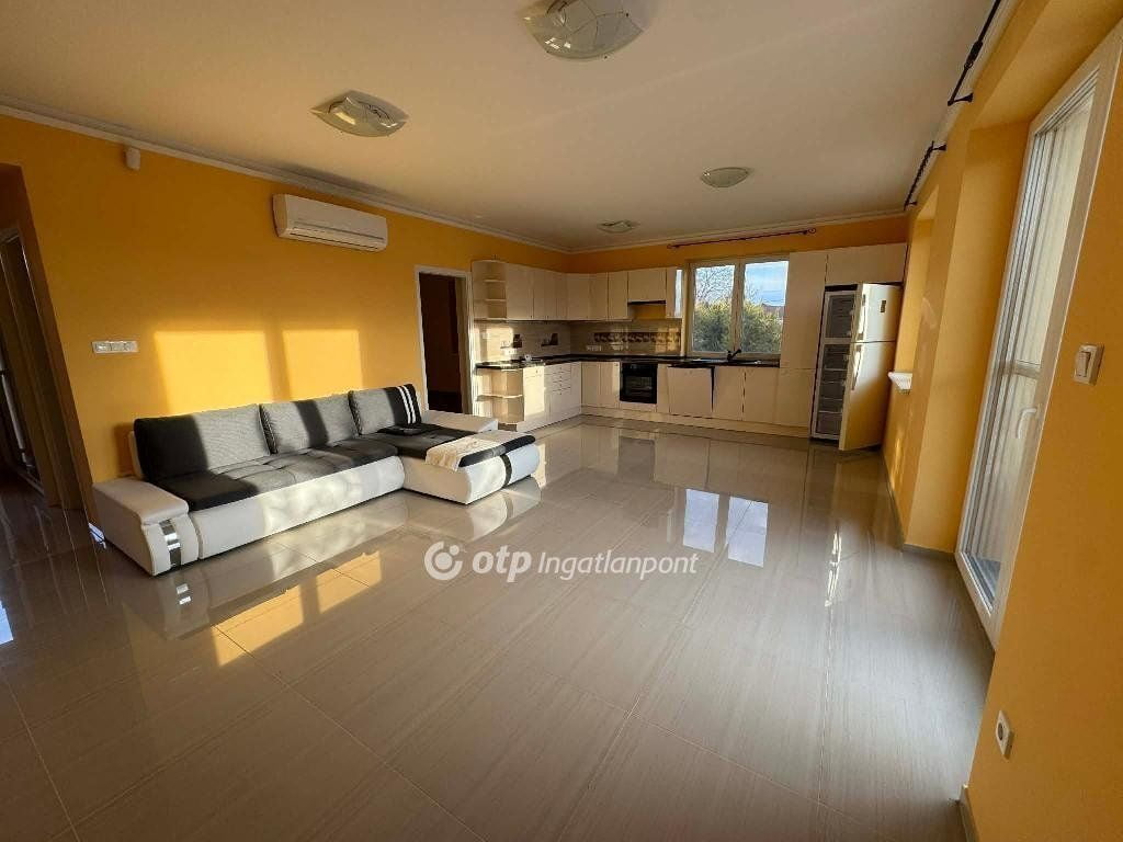 Property image Eladó Ikerház Pest megye, Halásztelek