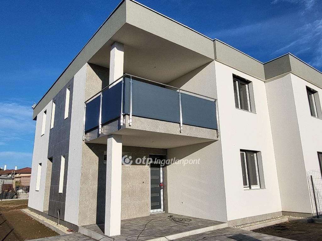 Property image Eladó Ikerház Somogy megye, Siófok